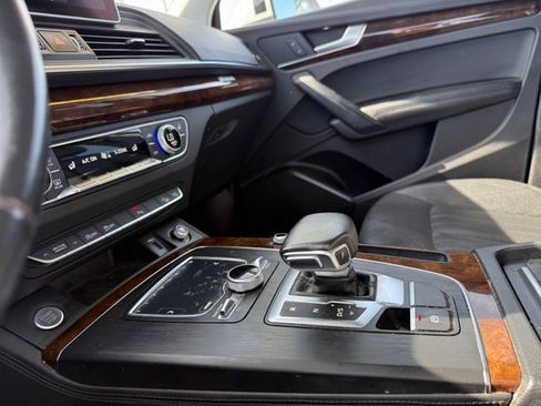 Used 2020 Audi Q5 2.0T Premium Plus w/ Premium Plus Package AWD/4WD image 36