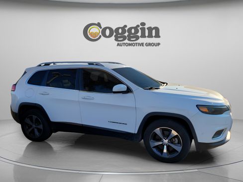 Used 2019 Jeep Cherokee Limited w/ Luxury Group image 5