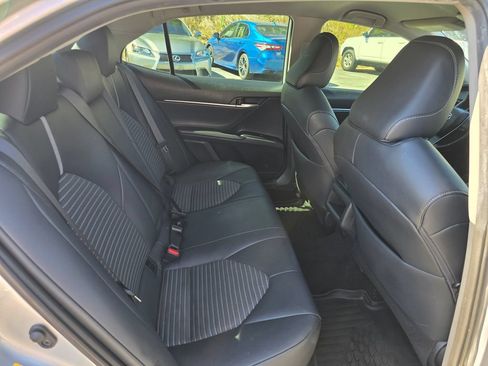 Used 2019 Toyota Camry SE FWD image 24