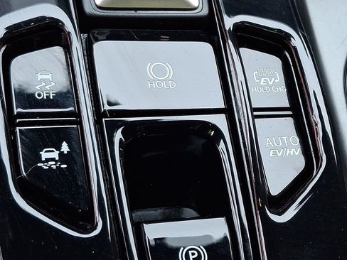 Used 2025 Lexus NX 450h+ AWD w/ Luxury Package image 25