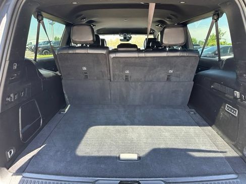 Used 2024 Jeep Wagoneer L Series II w/ Flexible Seating Group AWD/4WD image 11