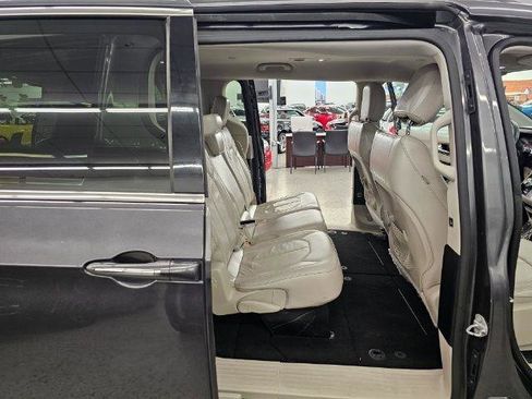 Used 2017 Chrysler Pacifica Touring-L FWD image 33