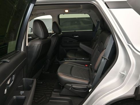 Used 2023 Nissan Pathfinder Platinum AWD/4WD image 14