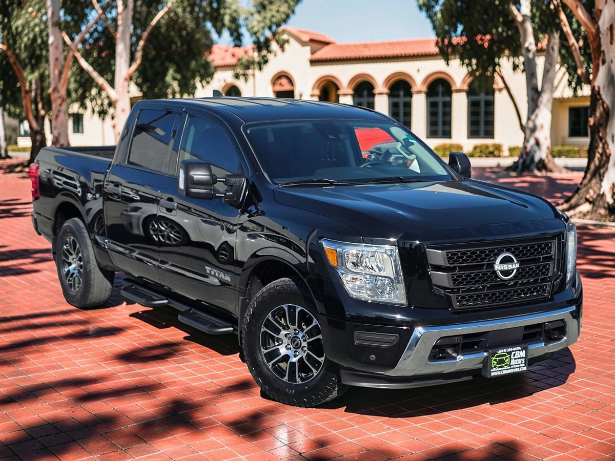 Used 2023 Nissan Titan SV w/ SV Convenience Package RWD image 3