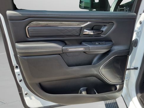 Used 2025 RAM 1500 Limited AWD/4WD image 11