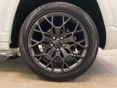 Used 2023 Jeep Grand Cherokee L Summit image 27