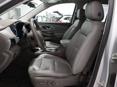 Used 2018 Chevrolet Traverse LT FWD image 17