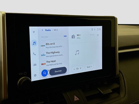 Used 2024 Toyota RAV4 LE image 21