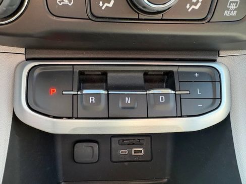 Used 2023 GMC Acadia SLT w/ Preferred Package AWD/4WD image 22