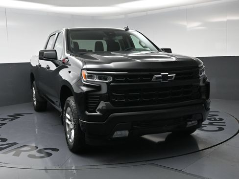 Used 2024 Chevrolet Silverado 1500 RST w/ Z71 Off-Road Package AWD/4WD image 3