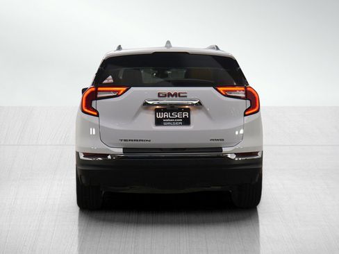 Used 2024 GMC Terrain SLT AWD/4WD image 4
