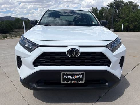 Used 2022 Toyota RAV4 LE FWD image 6