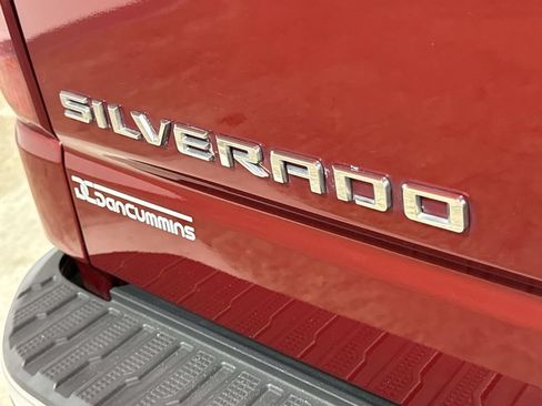 Used 2022 Chevrolet Silverado 1500 LT AWD/4WD image 25