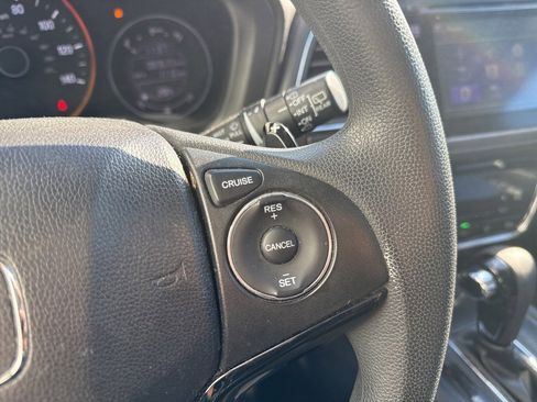 Used 2017 Honda HR-V EX image 12