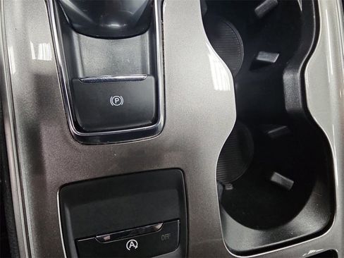 Used 2024 Ford Edge SEL image 23