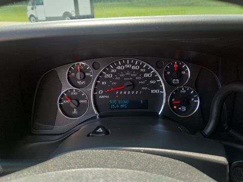Used 2008 Chevrolet Express 1500 Passenger w/ LT Preferred Equipment Group RWD image 24