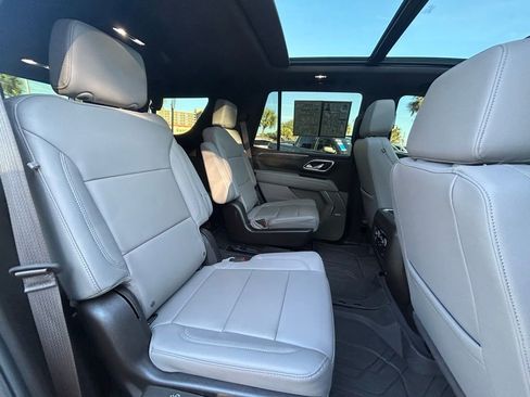 Used 2024 Chevrolet Tahoe Z71 w/ Luxury Package image 21