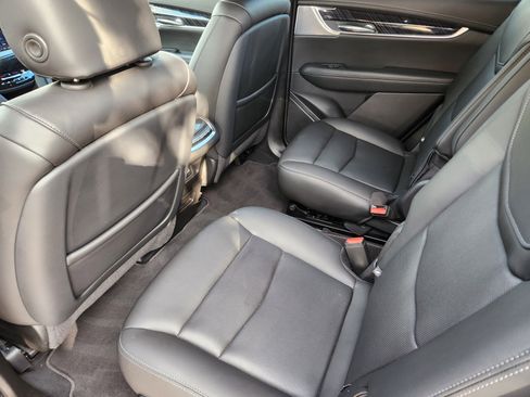 Used 2023 Cadillac XT6 Premium Luxury image 43