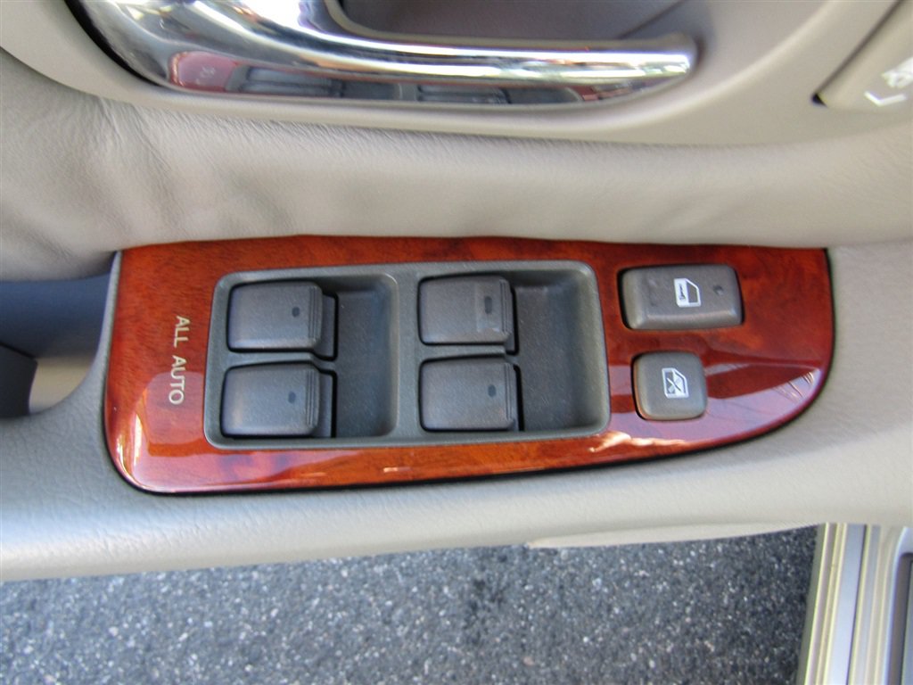 Used 2001 Lexus LS 430 RWD image 14