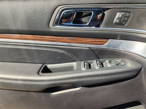 Used 2018 Ford Explorer Limited w/ Equipment Group 301A image 25