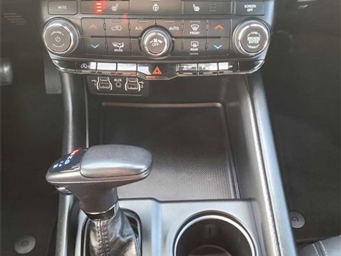 Used 2022 Dodge Durango GT image 29