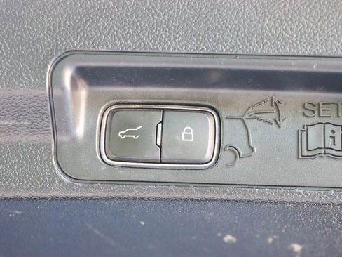 Used 2020 Ford Explorer Limited RWD image 28