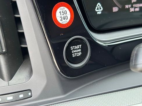 Used 2026 Porsche Cayenne Coupe image 32