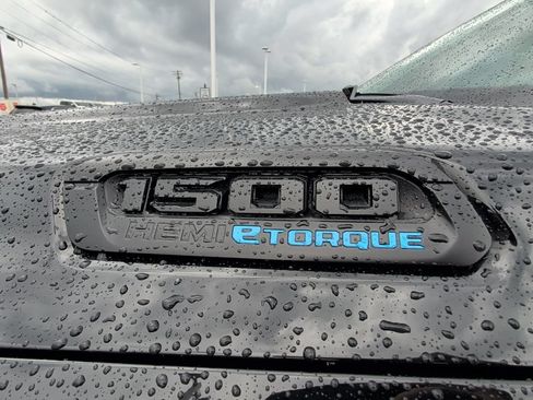 Used 2021 RAM 1500 Big Horn AWD/4WD image 3