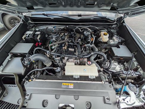 Certified 2024 Toyota Tacoma SR5 AWD/4WD image 24