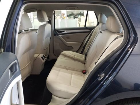 Used 2015 Volkswagen Golf TDI S image 12