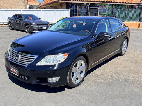 Used 2012 Lexus LS 460 L w/ Luxury Value Edition RWD image 3