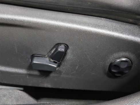 Used 2016 Chrysler 300 Touring w/ Limited Group image 18