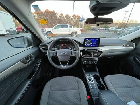 Used 2022 Ford Escape SE w/ Convenience Package image 9