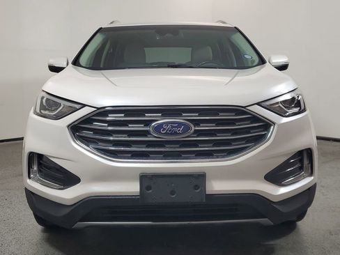 Used 2019 Ford Edge Titanium image 2