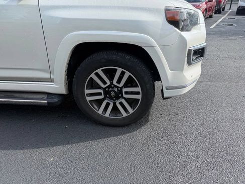 Used 2022 Toyota 4Runner Limited AWD/4WD image 2