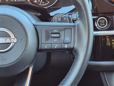 Used 2024 Nissan Pathfinder SV image 25