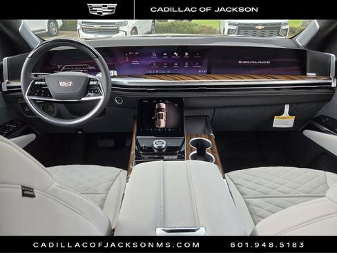 New 2026 Cadillac Escalade Platinum Luxury w/ LPO, Floor Liner Package image 9