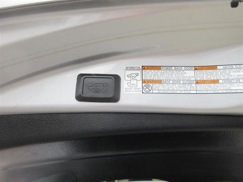 Used 2018 Toyota RAV4 Limited w/ Advanced Technology Package AWD/4WD image 7