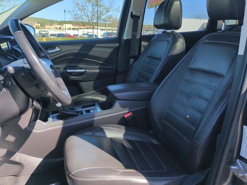 Used 2017 Ford Escape Titanium image 21