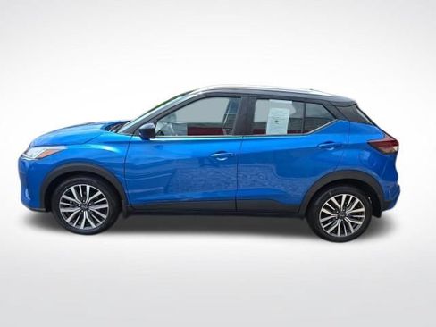 Used 2024 Nissan Kicks SV FWD image 2
