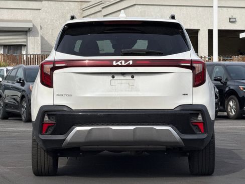 Certified 2024 Kia Seltos SX w/ SX Sunroof Package image 4