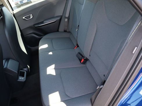 New 2025 Kia K4 LXS image 14