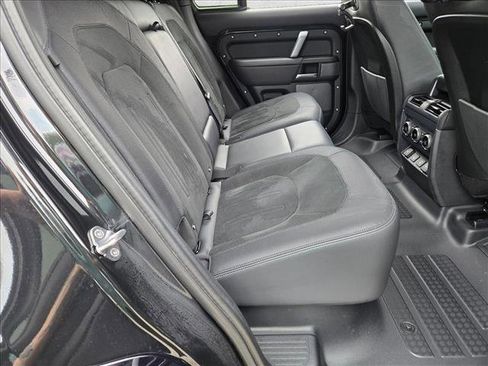 Used 2022 Land Rover Defender 110 V8 AWD/4WD image 18
