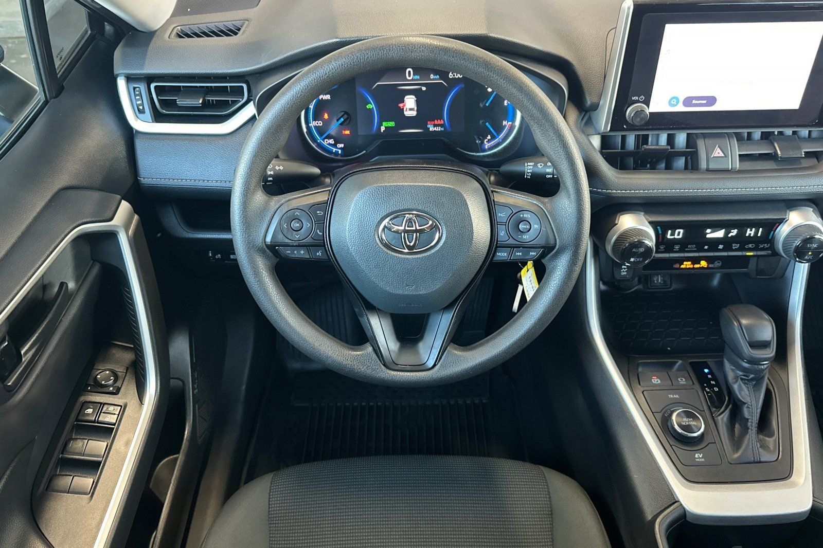 Used 2024 Toyota RAV4 LE AWD/4WD image 13