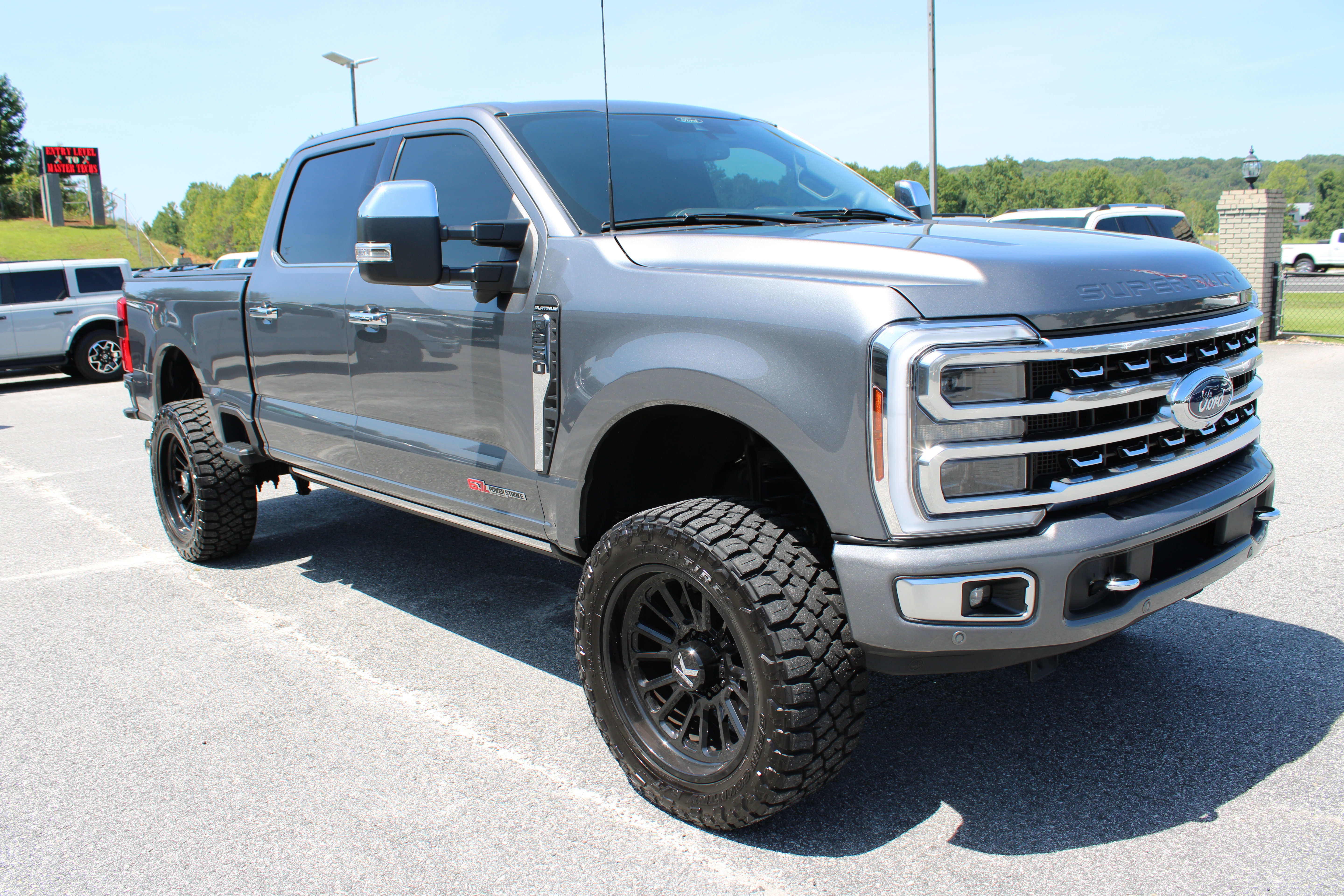 Used 2024 Ford F250 Platinum AWD/4WD image 4