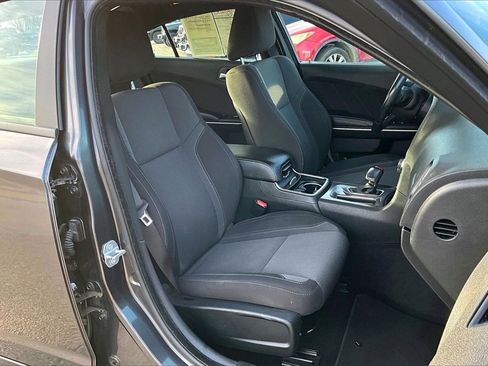 Used 2019 Dodge Charger SXT image 7