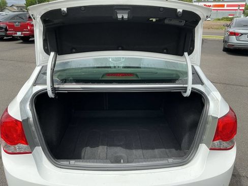 Used 2014 Chevrolet Cruze Eco w/ Enhanced Safety Package FWD image 22