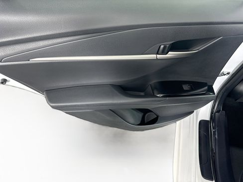 Used 2025 Toyota Camry SE image 25