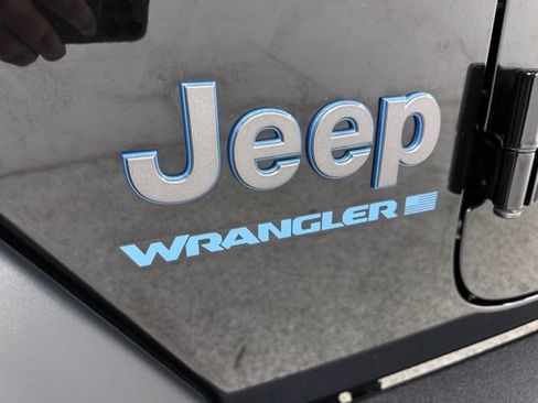 Used 2023 Jeep Wrangler Unlimited w/ Safety Group AWD/4WD image 10