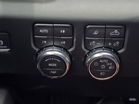 New 2026 GMC Sierra 1500 AT4 w/ AT4 Premium Package AWD/4WD image 16